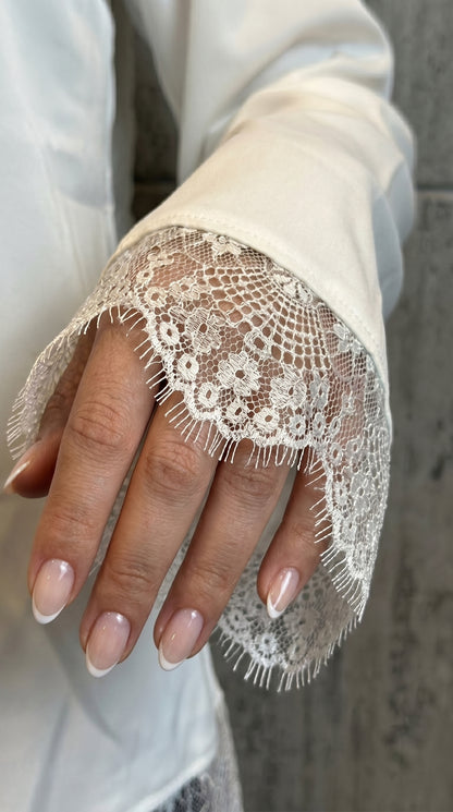 The Modest Top